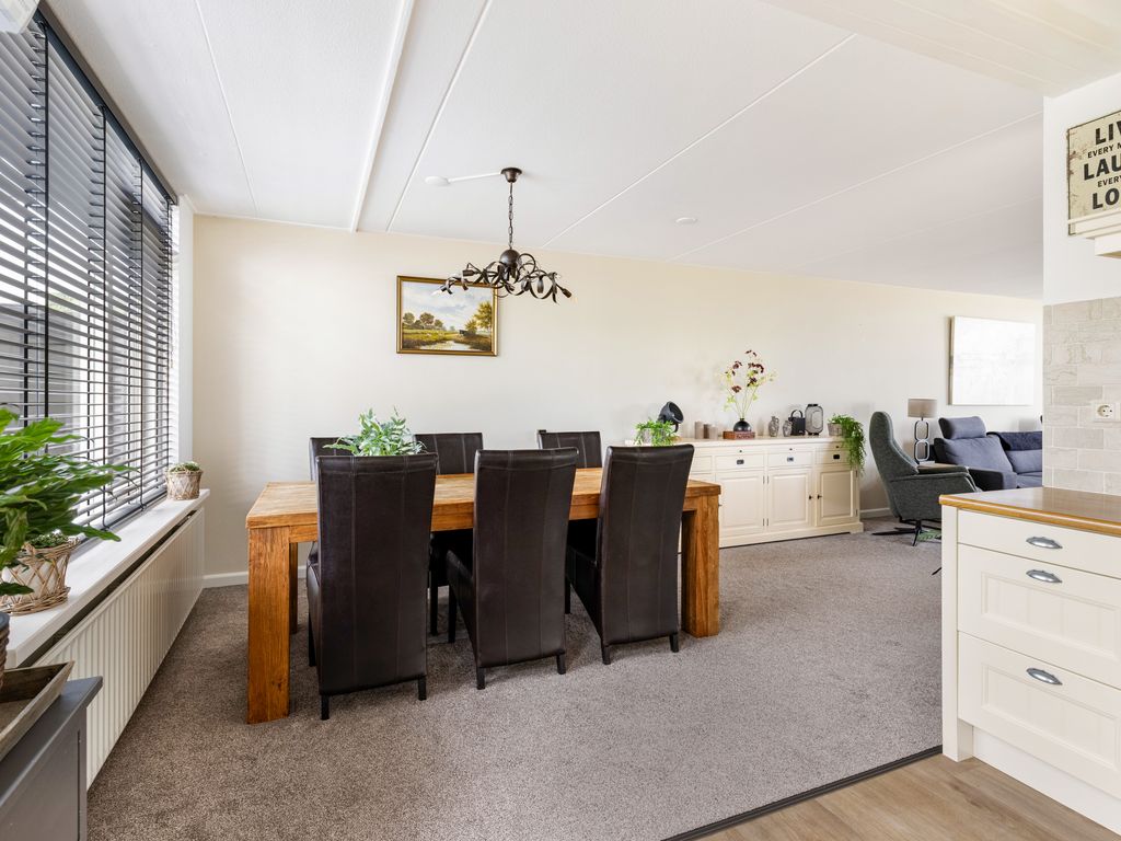 Lijsterbeslaan 7, ZEGVELD