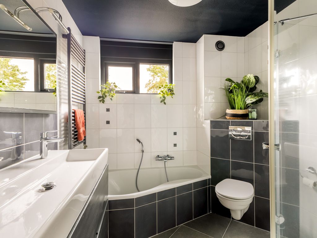 Vaartuigenlaan 28, Woerden