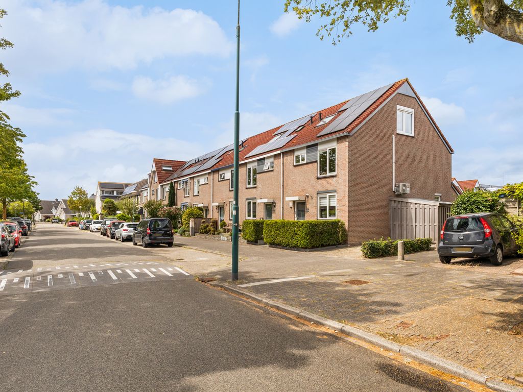 Vaartuigenlaan 28, Woerden