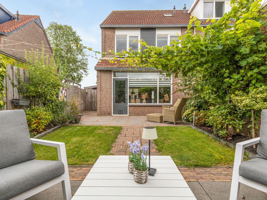 Vaartuigenlaan 28, Woerden