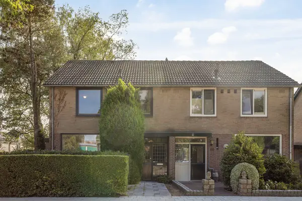 Acacialaan 12, Hoogland