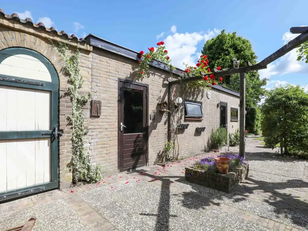 Holleweg 25, HOOGLANDERVEEN