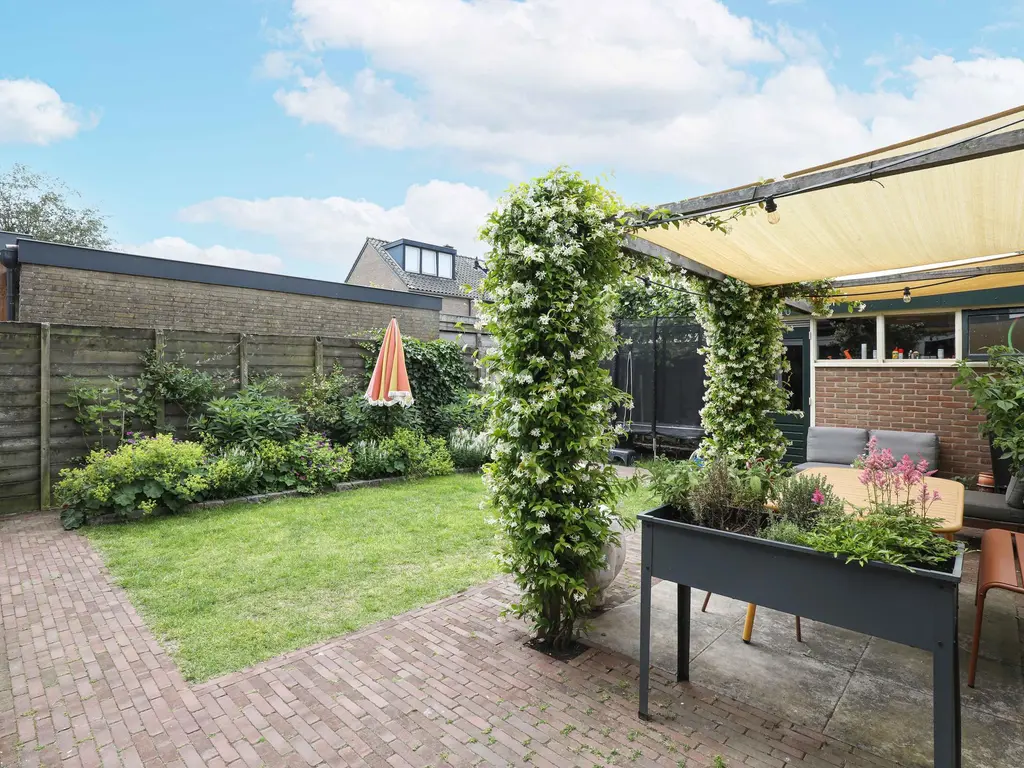 Oude Kerklaan 34, HOOGLAND