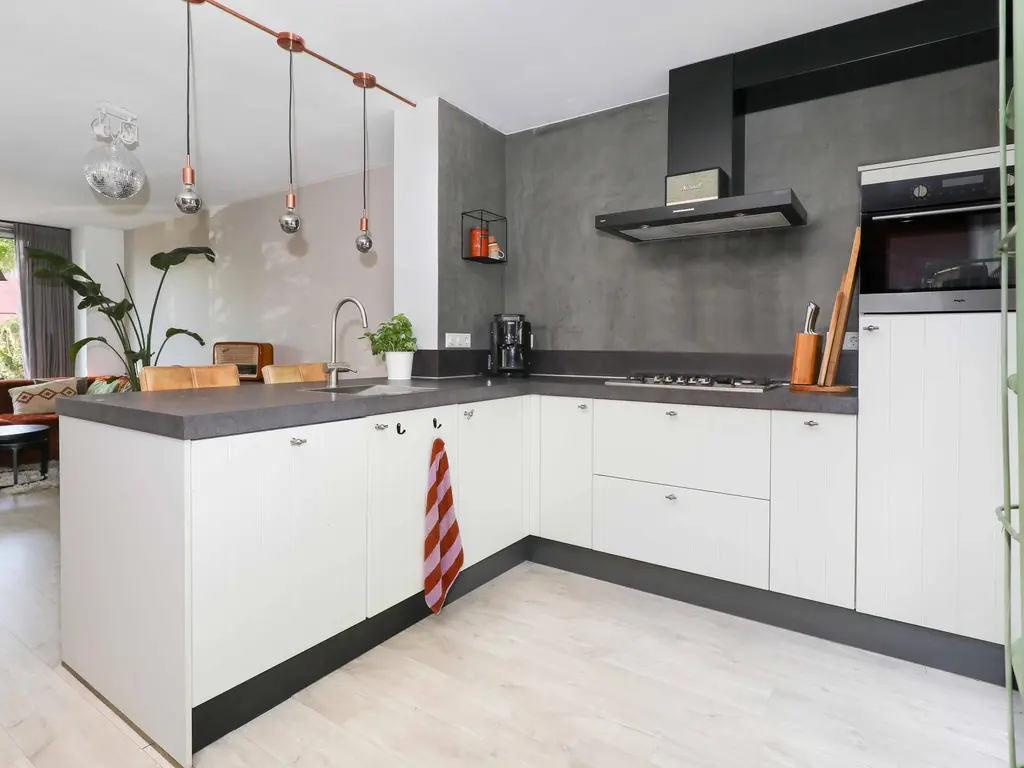 Lage Geeren 24, HOOGLAND