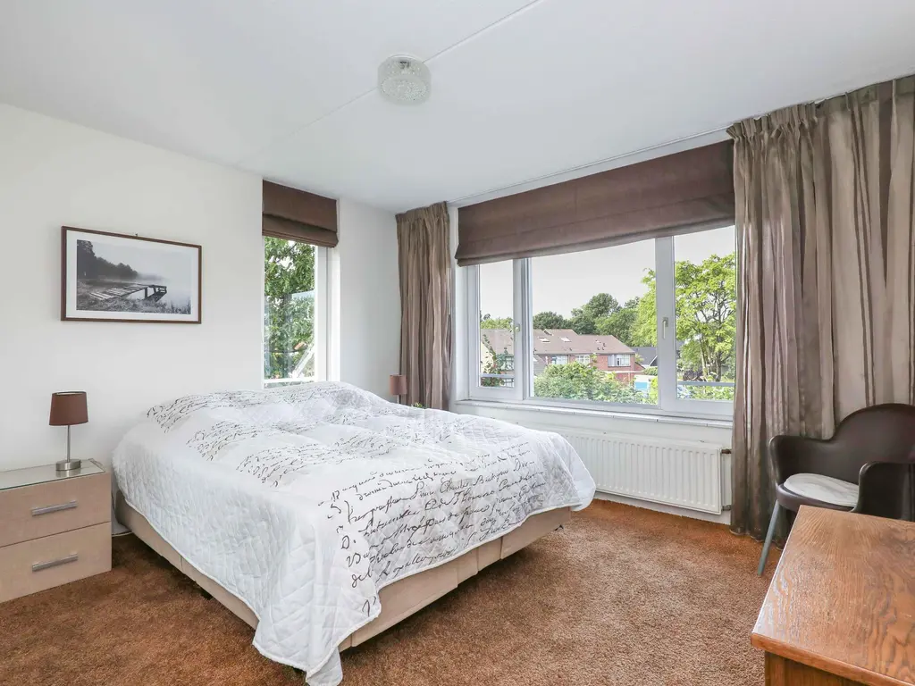 Kraailandhof 16, HOOGLAND