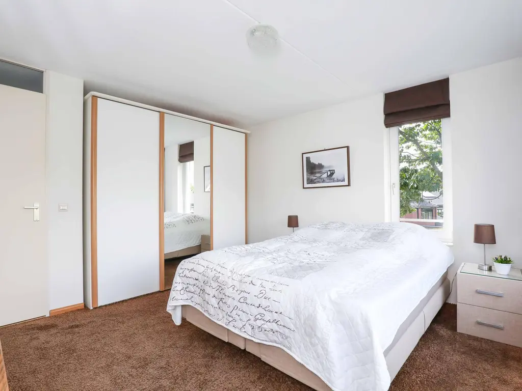 Kraailandhof 16, HOOGLAND
