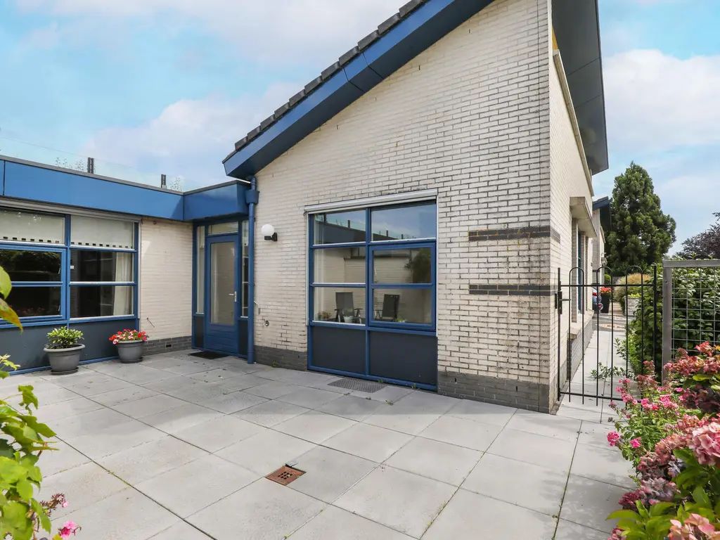 Wittert van Hooglandlaan 18, HOOGLAND