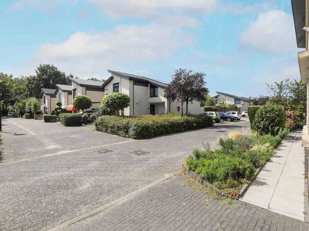 Wittert van Hooglandlaan 18, HOOGLAND