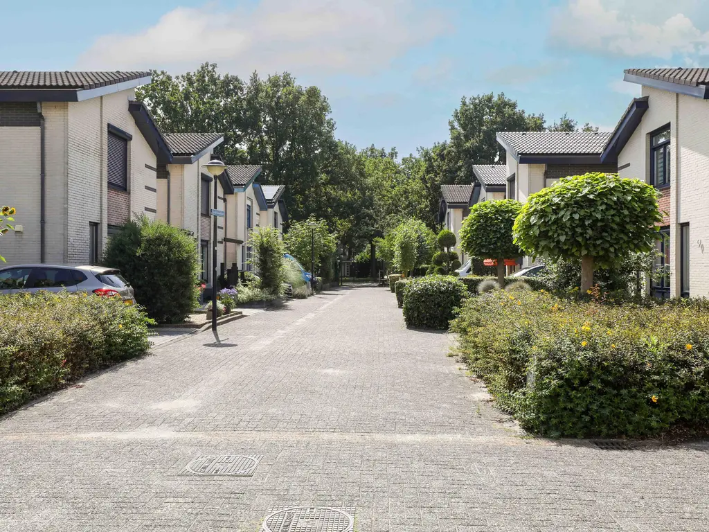 Wittert van Hooglandlaan 18, HOOGLAND