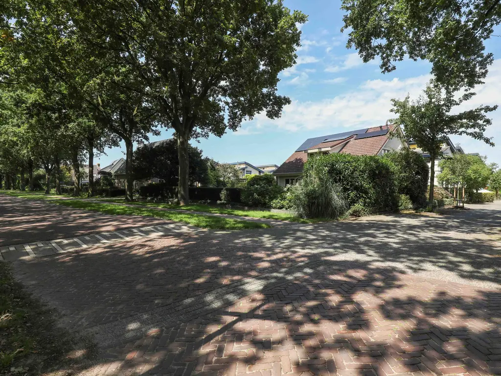 Wittert van Hooglandlaan 18, HOOGLAND