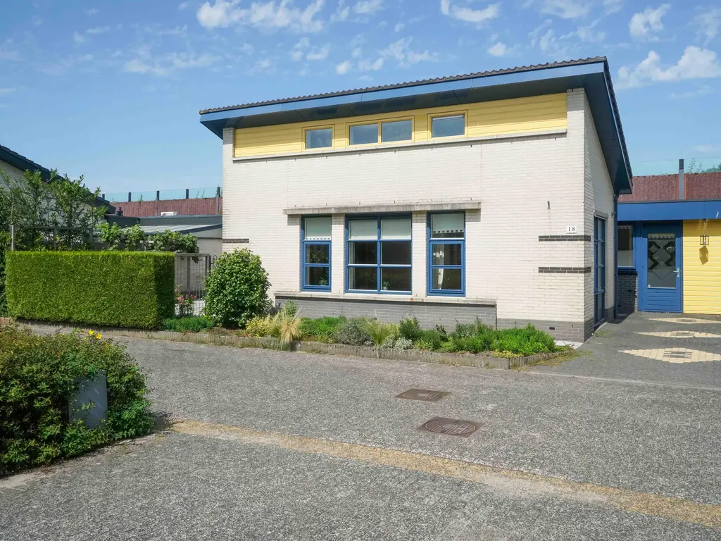 Wittert van Hooglandlaan 18, HOOGLAND