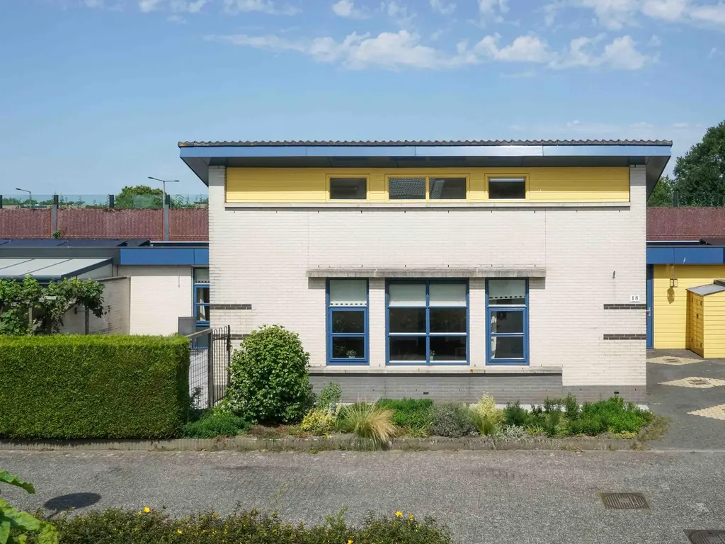 Wittert van Hooglandlaan 18, HOOGLAND