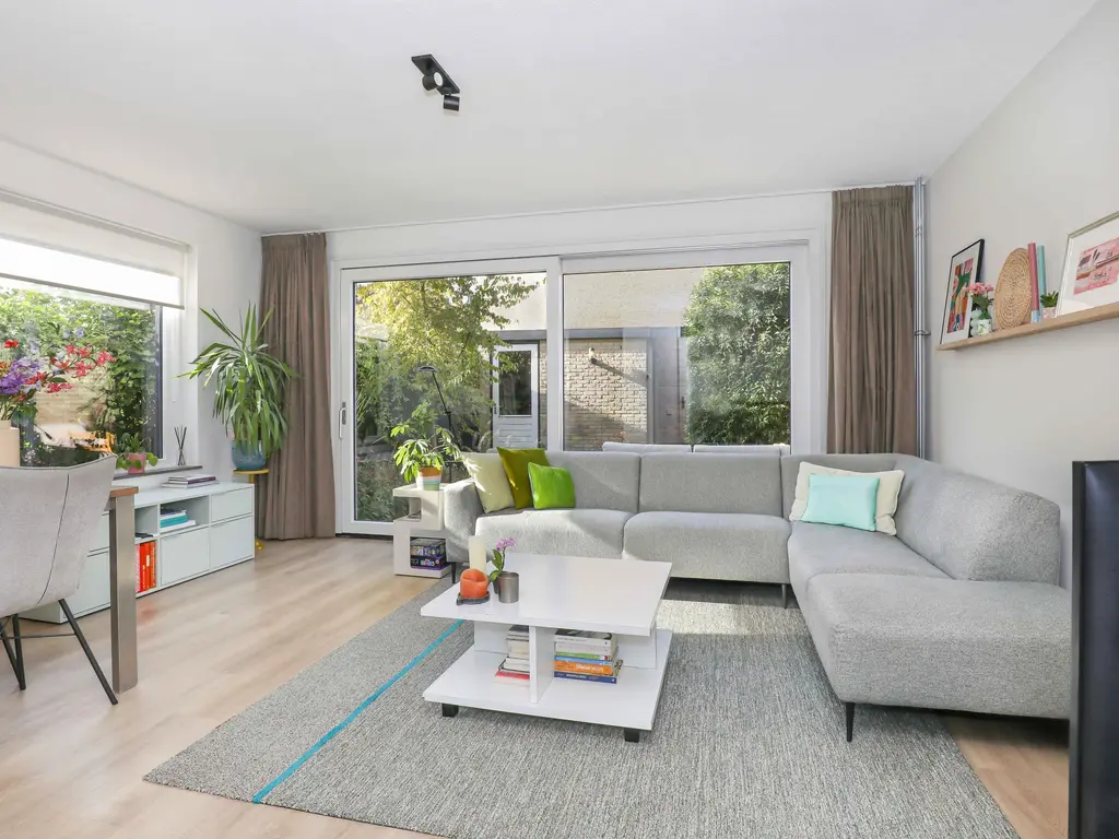 Ambachtlaan 78, HOOGLAND