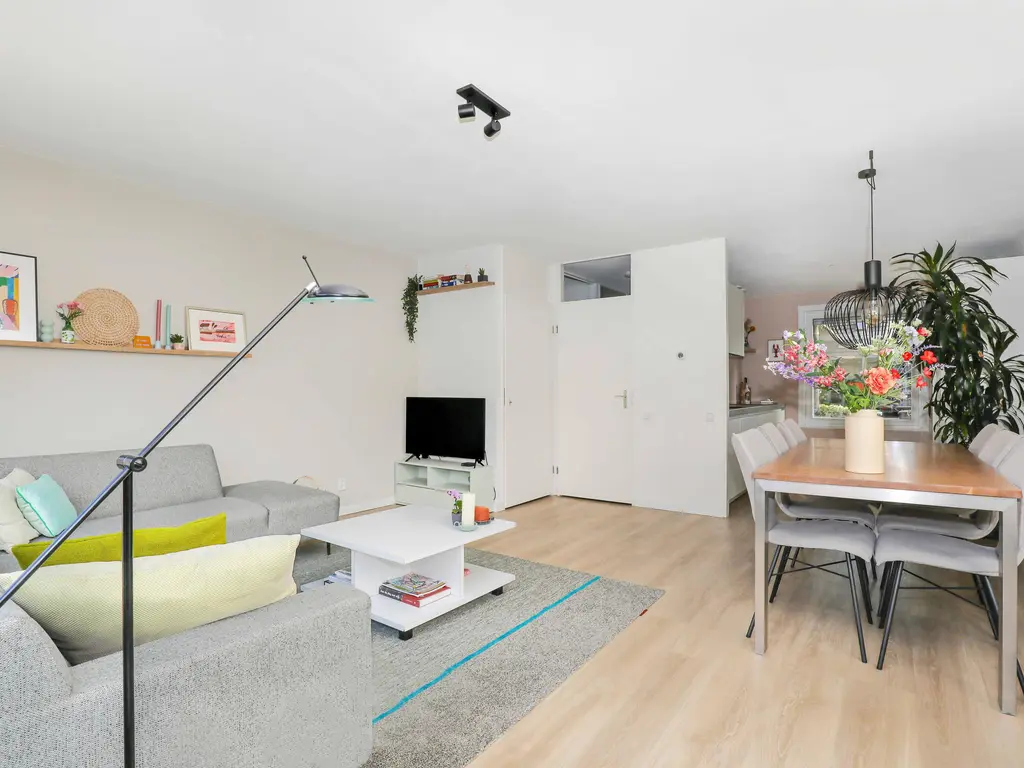 Ambachtlaan 78, HOOGLAND