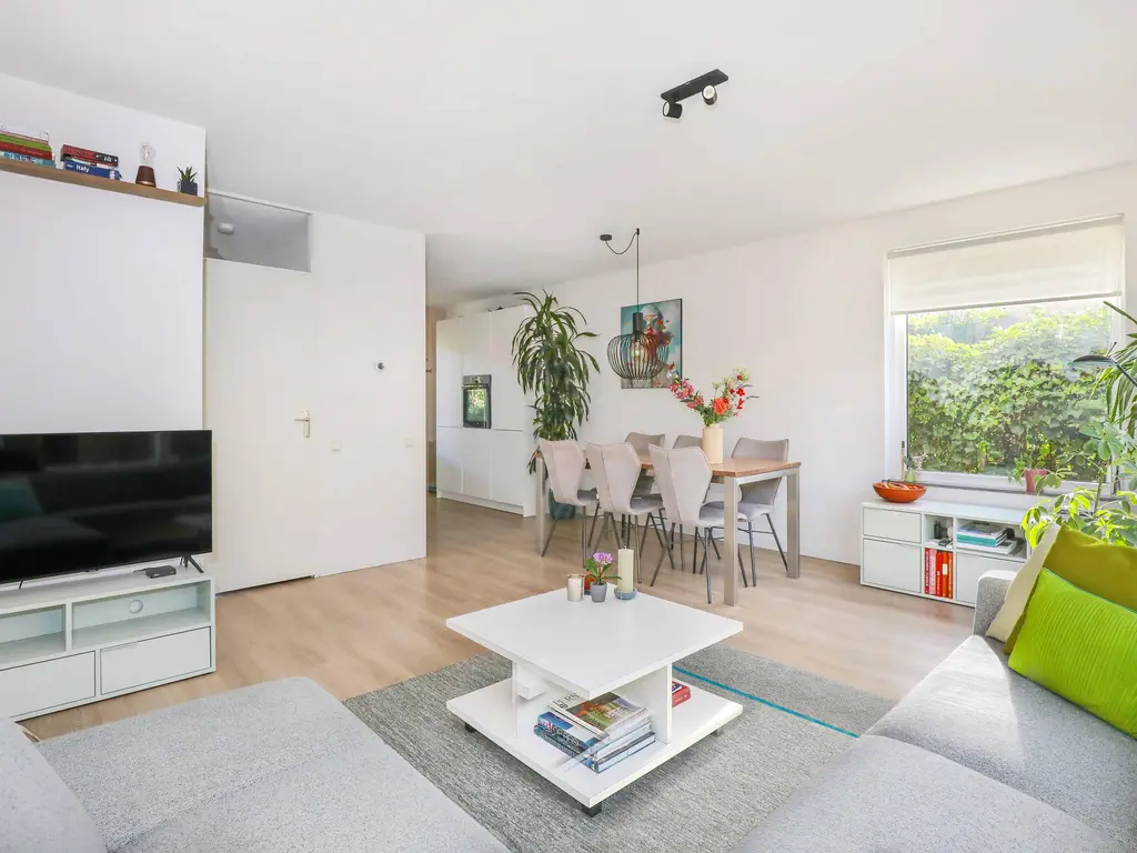 Ambachtlaan 78, HOOGLAND