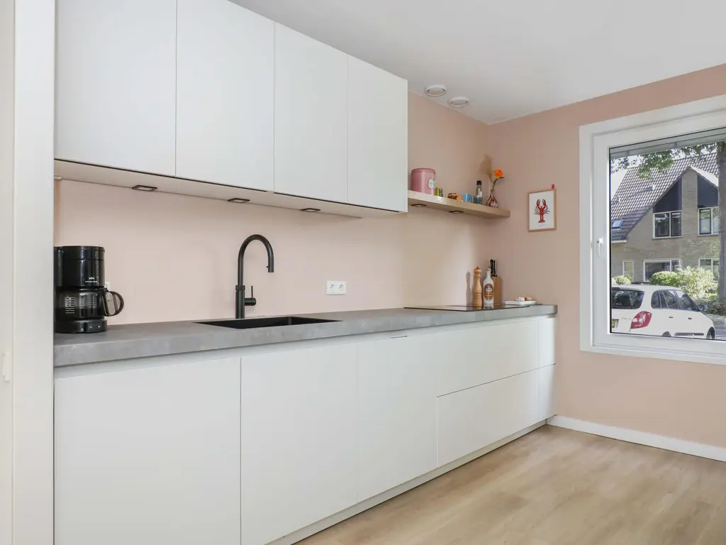 Ambachtlaan 78, HOOGLAND