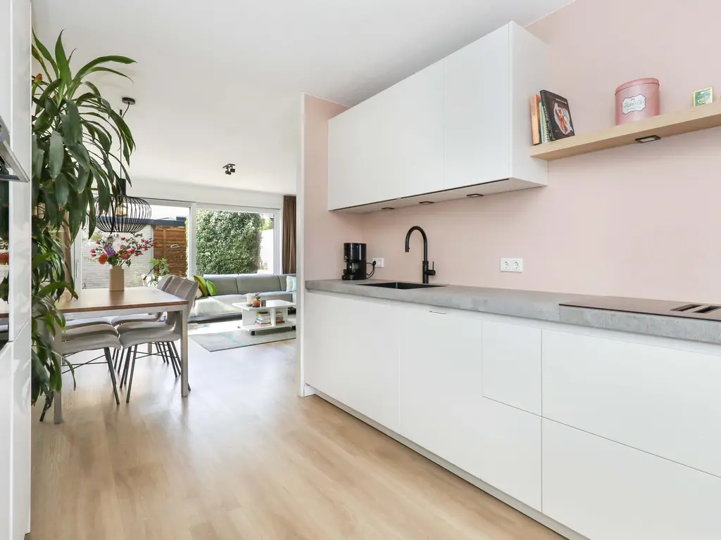 Ambachtlaan 78, HOOGLAND