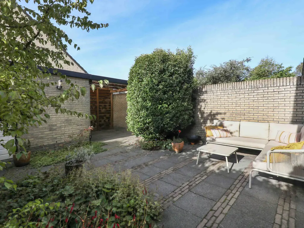 Ambachtlaan 78, HOOGLAND