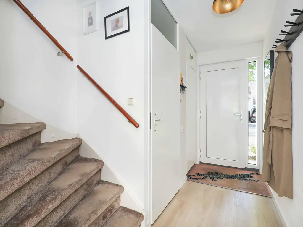 Ambachtlaan 78, HOOGLAND