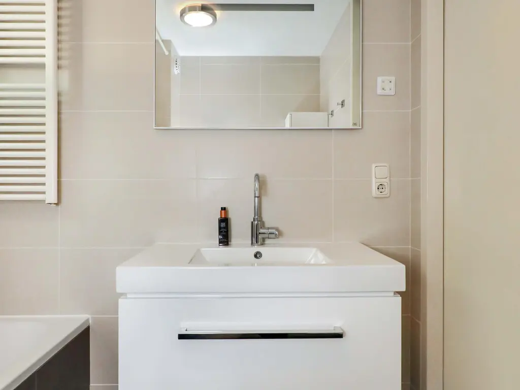 Ambachtlaan 78, HOOGLAND