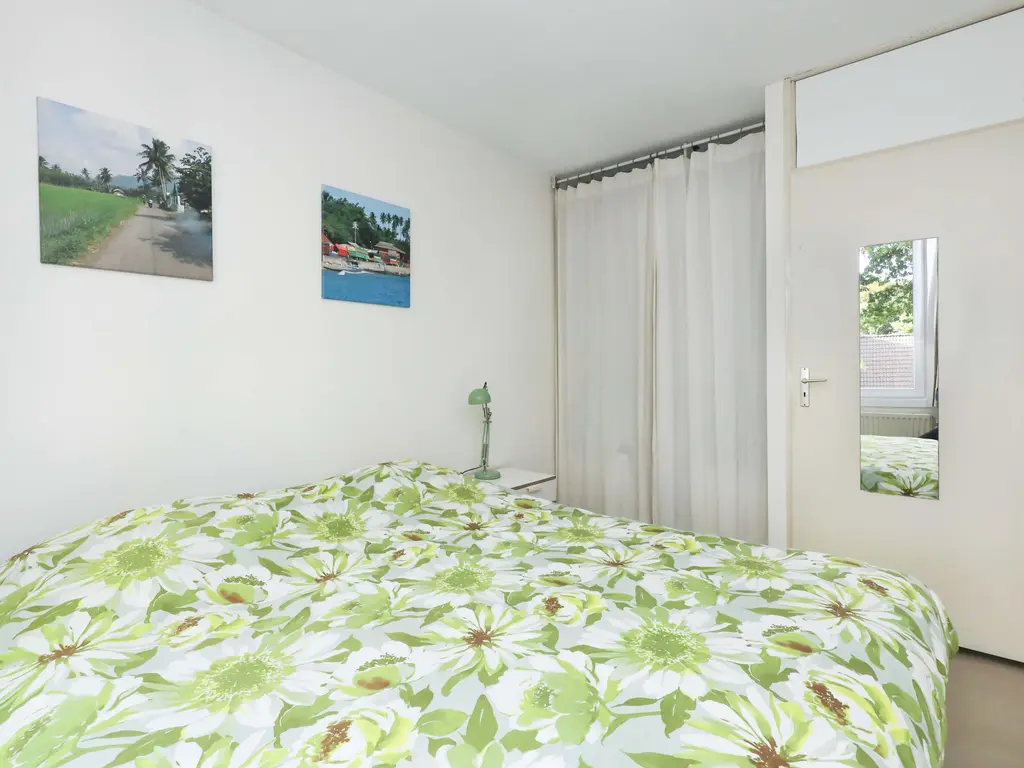 Ambachtlaan 78, HOOGLAND