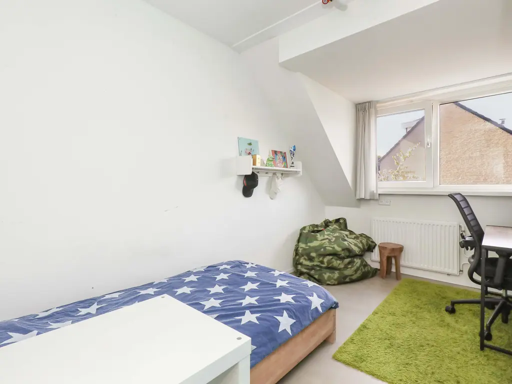 Ambachtlaan 78, HOOGLAND