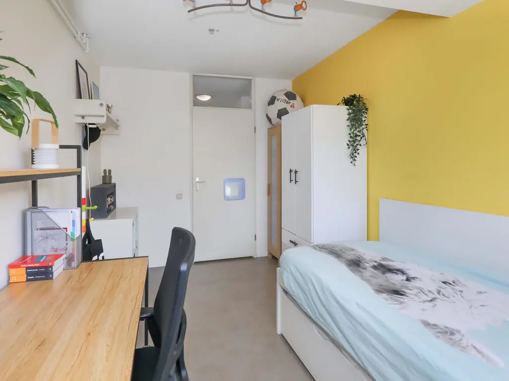 Ambachtlaan 78, HOOGLAND