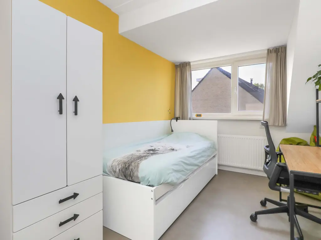 Ambachtlaan 78, HOOGLAND