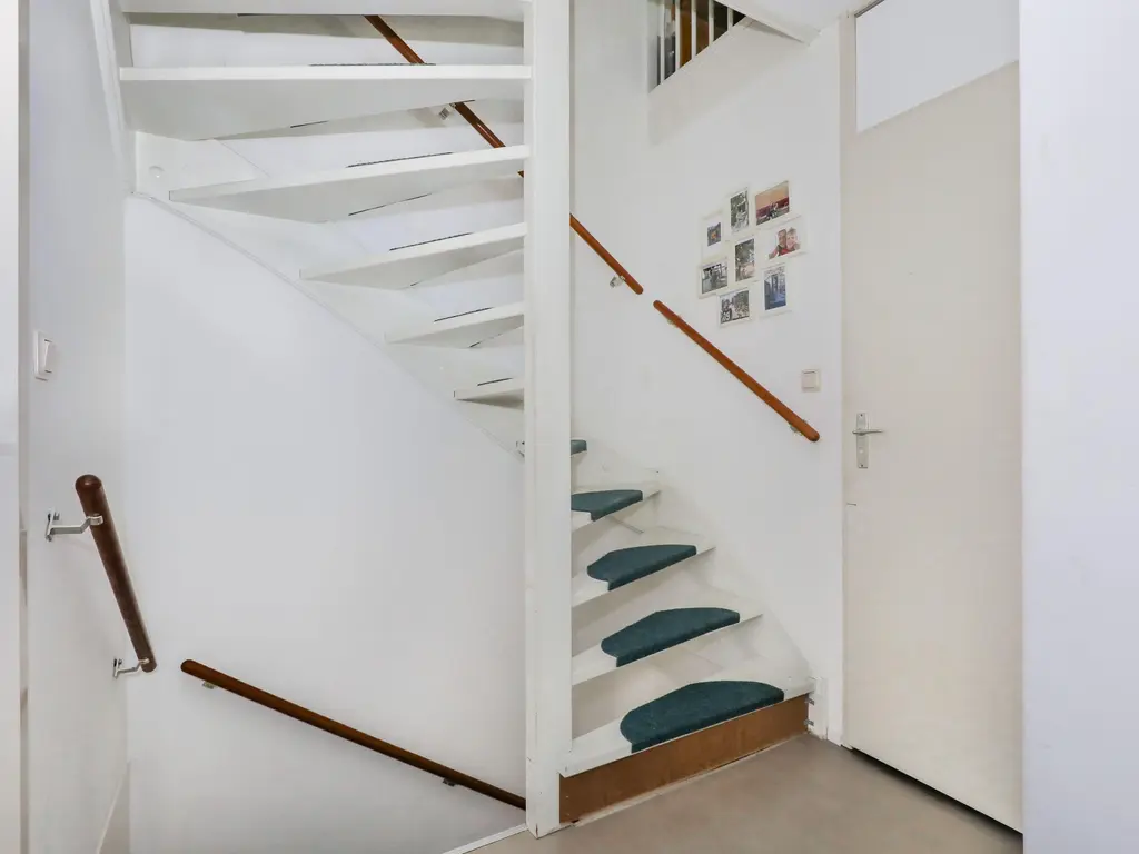 Ambachtlaan 78, HOOGLAND