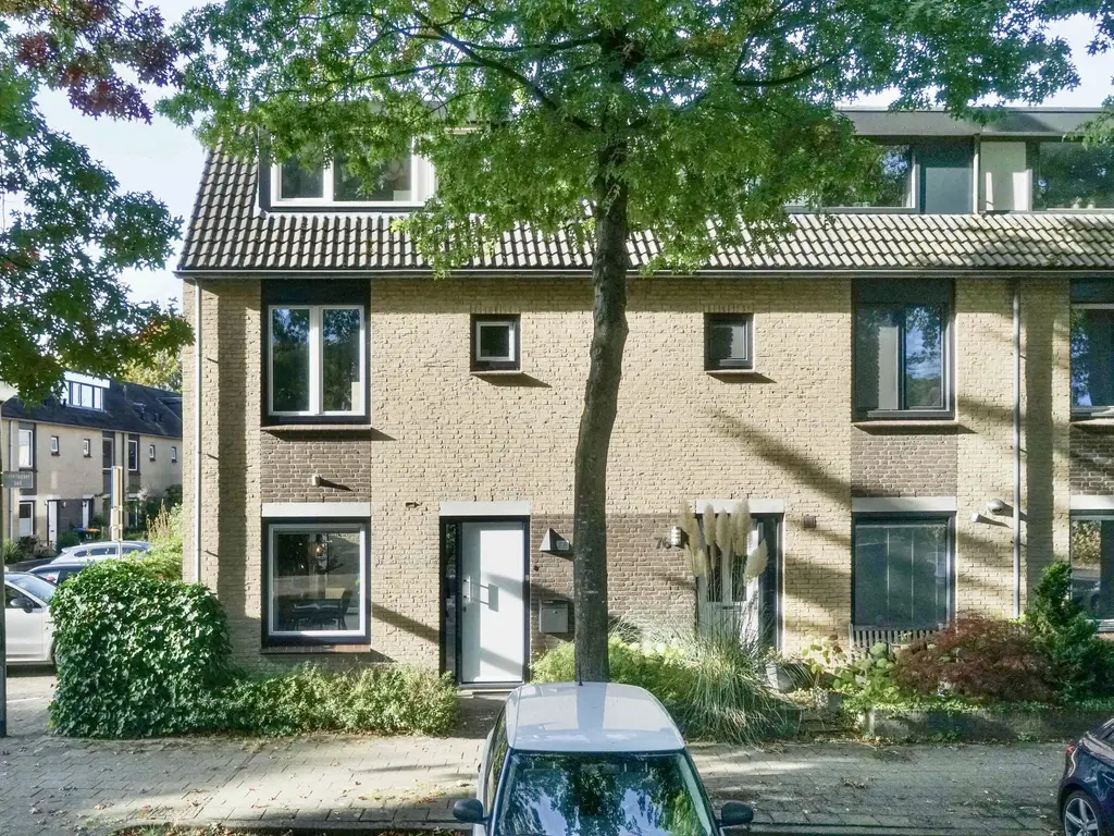 Ambachtlaan 78, HOOGLAND