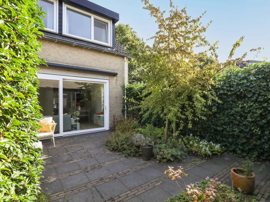 Ambachtlaan 78, HOOGLAND