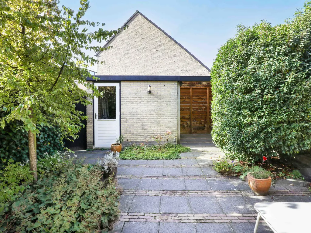 Ambachtlaan 78, HOOGLAND