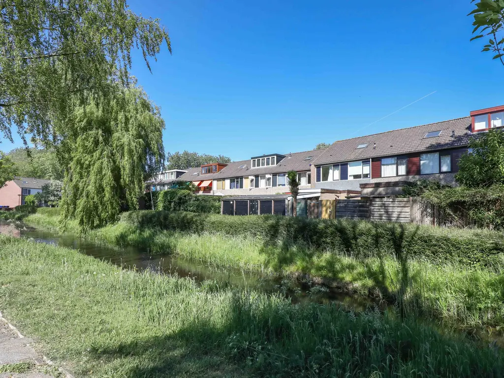 Kruiskruidlaan 58, BAARN