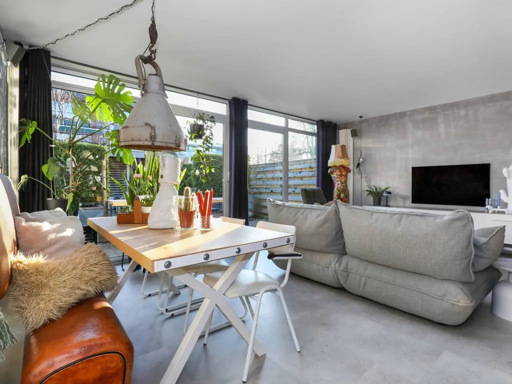 Fluitekamp 10, HOOGLAND