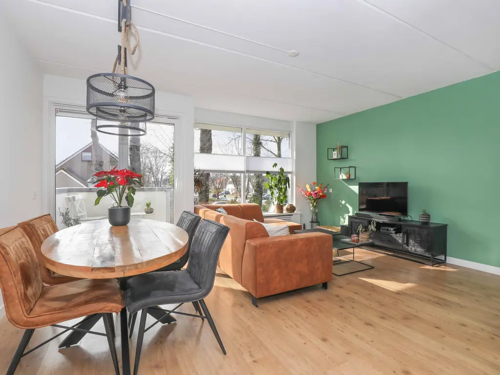 Zuivelhof 44, HOOGLAND