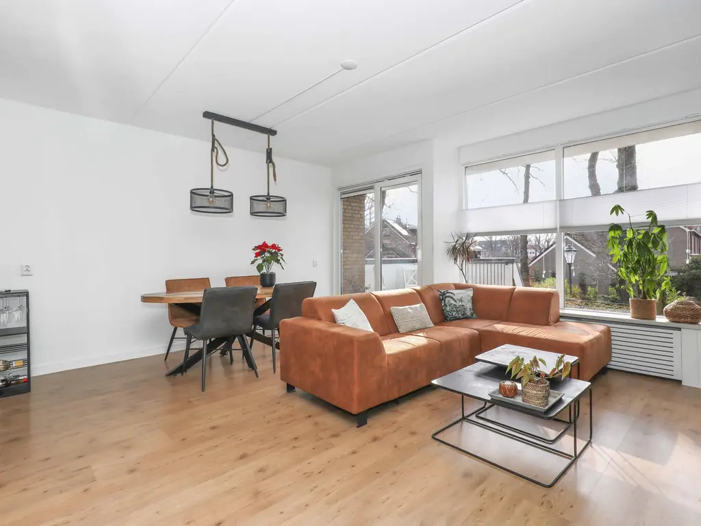 Zuivelhof 44, HOOGLAND