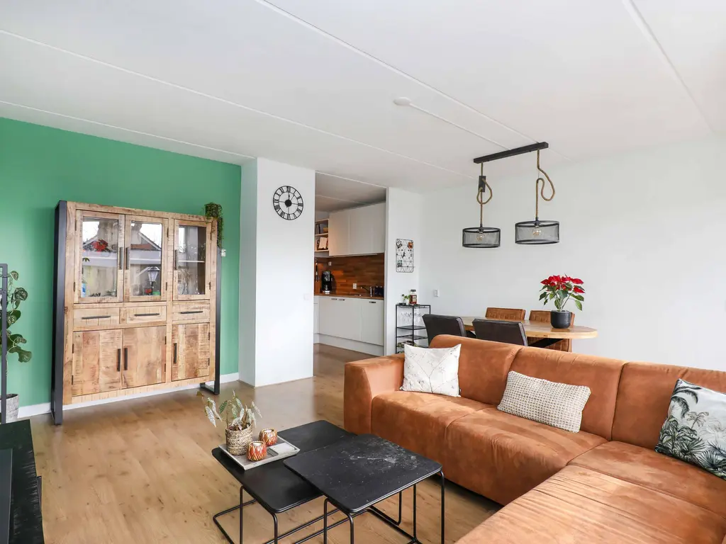 Zuivelhof 44, HOOGLAND