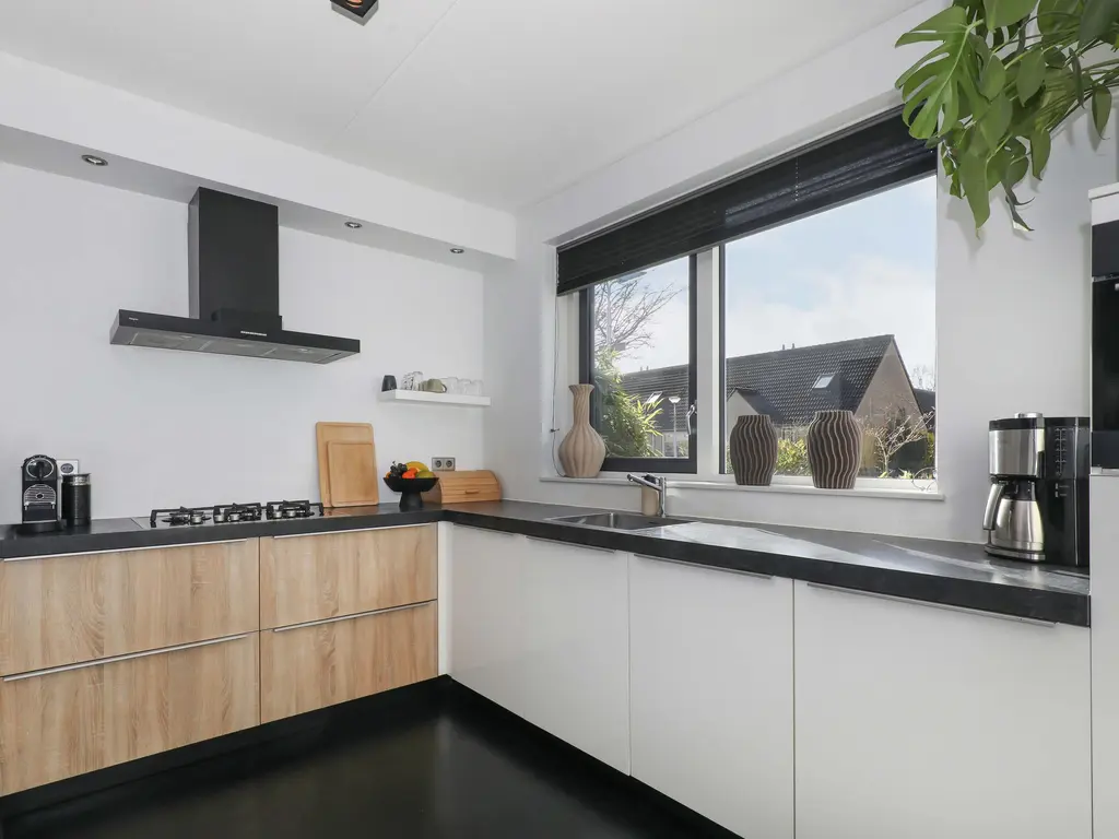 Ambachtlaan 1A, HOOGLAND