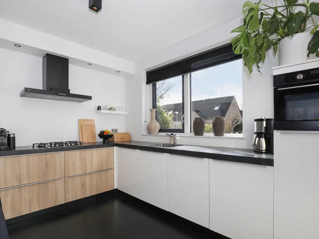 Ambachtlaan 1A, HOOGLAND