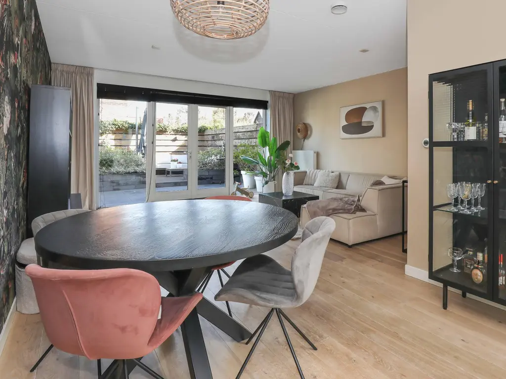 Ambachtlaan 1A, HOOGLAND