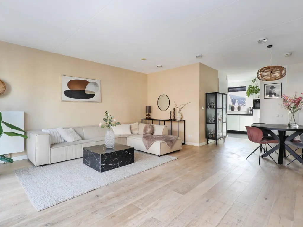 Ambachtlaan 1A, HOOGLAND