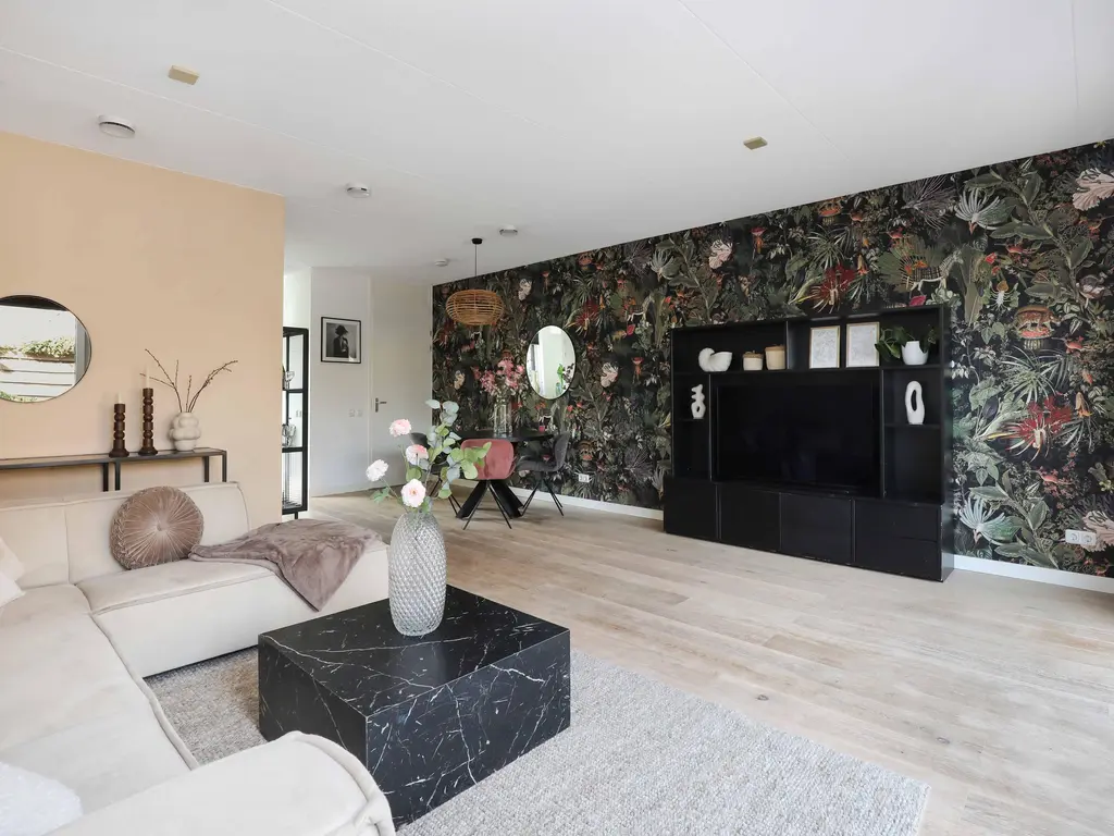 Ambachtlaan 1A, HOOGLAND