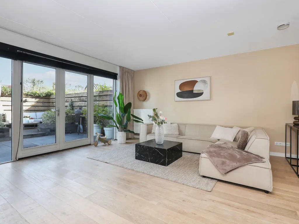 Ambachtlaan 1A, HOOGLAND