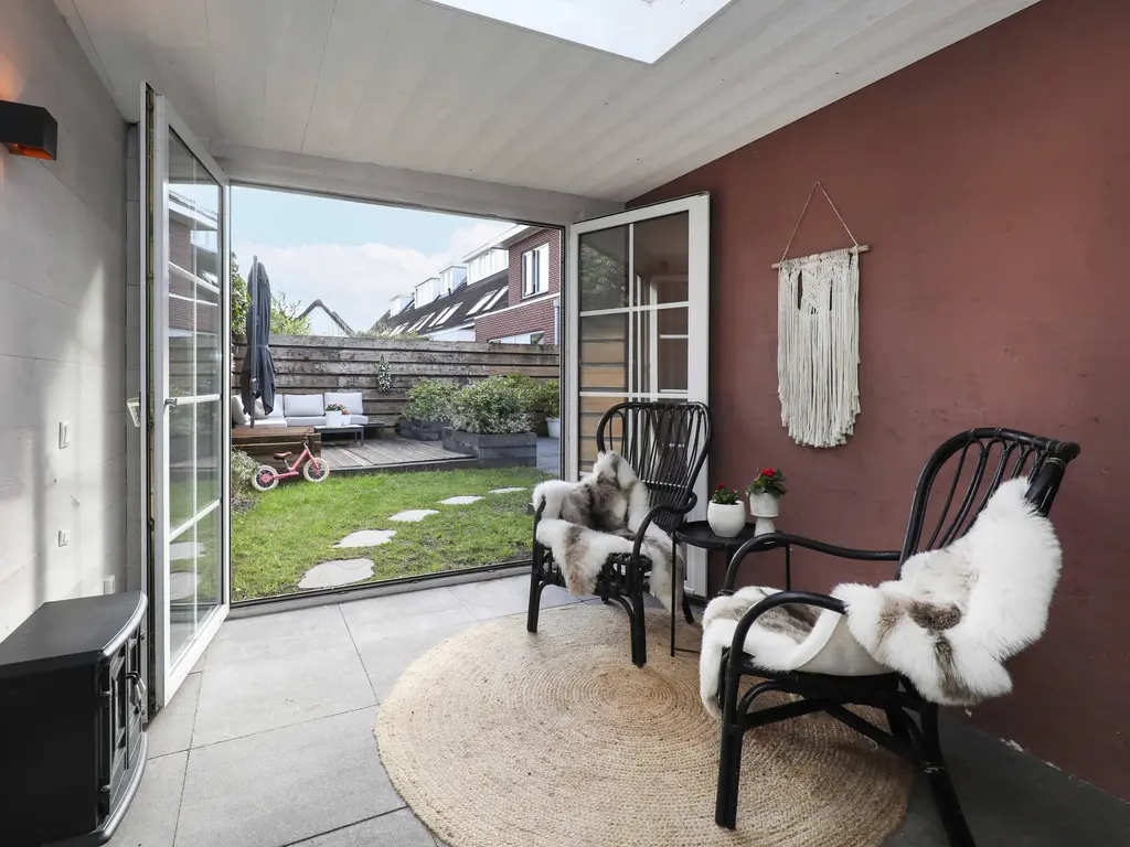 Ambachtlaan 1A, HOOGLAND