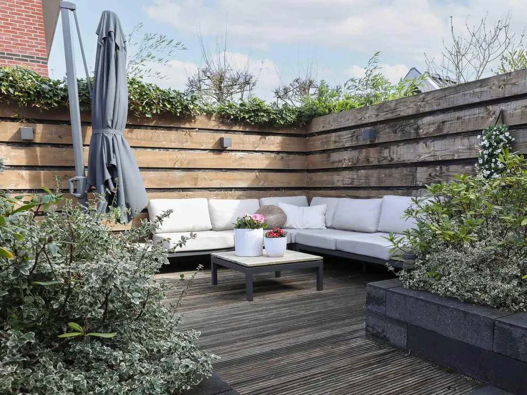 Ambachtlaan 1A, HOOGLAND