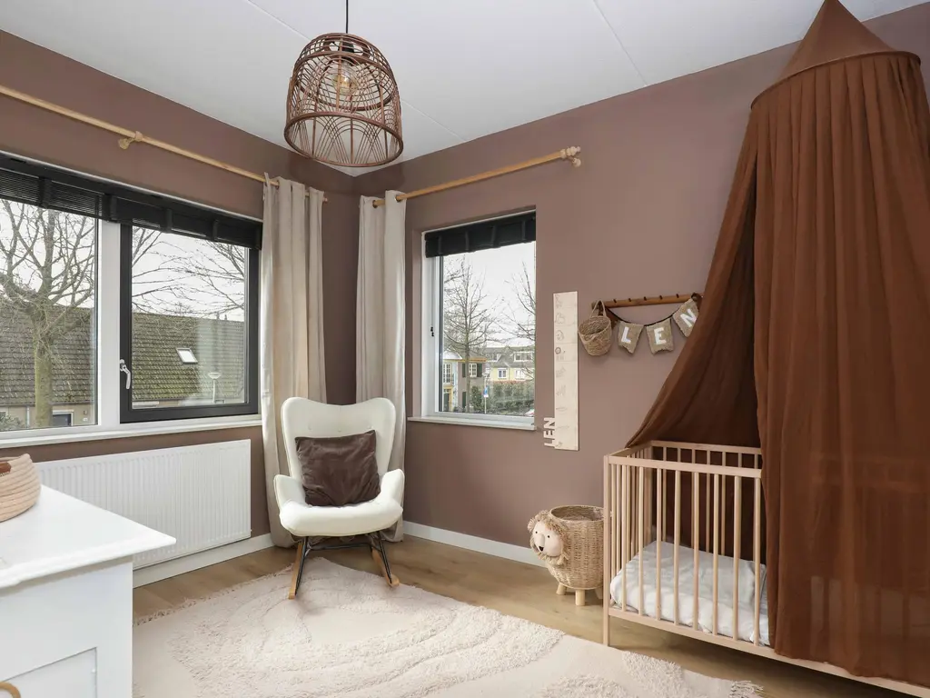 Ambachtlaan 1A, HOOGLAND