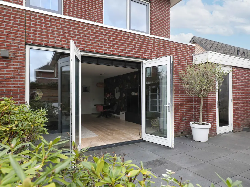 Ambachtlaan 1A, HOOGLAND