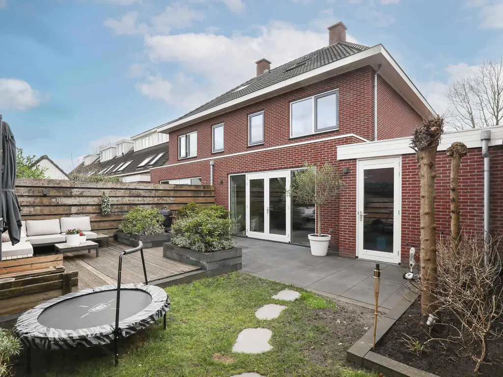 Ambachtlaan 1A, HOOGLAND