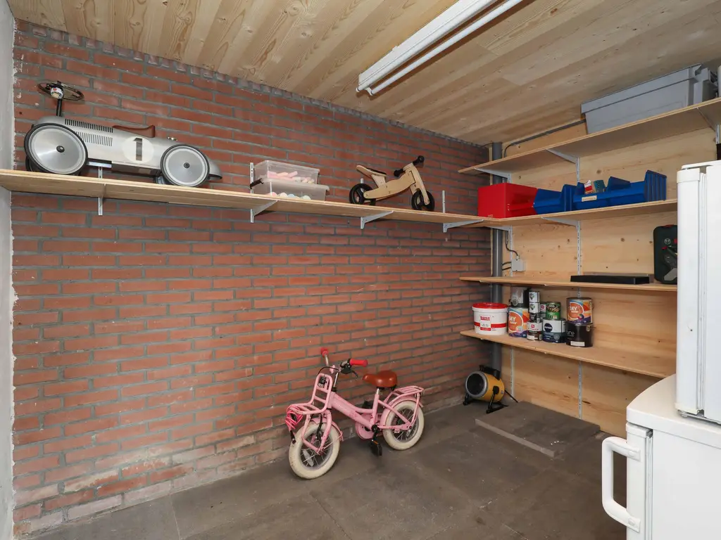 Ambachtlaan 1A, HOOGLAND