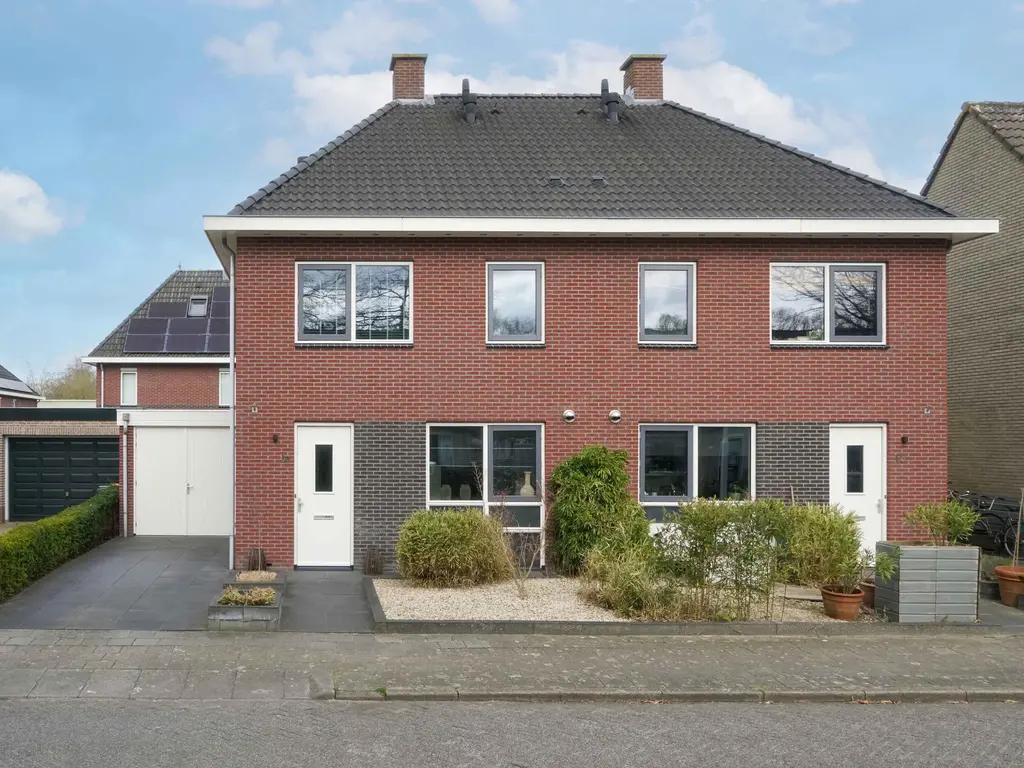 Ambachtlaan 1A, HOOGLAND